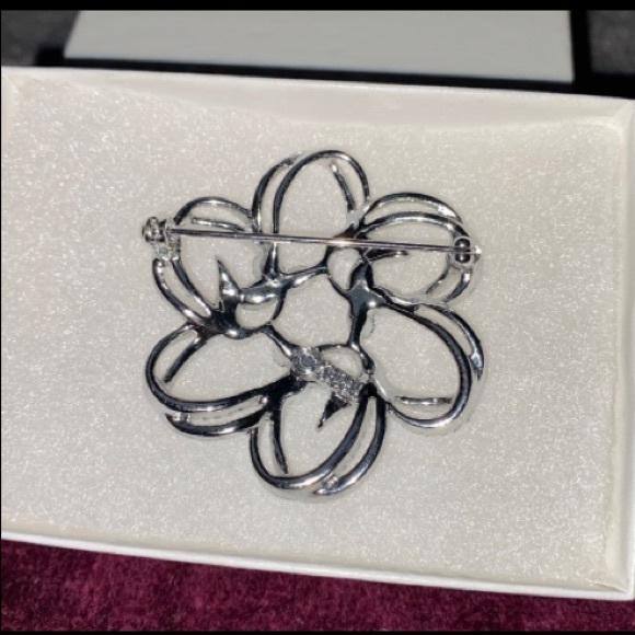 Silver Six Point Ornate Flora Brooch/Pin [NEW] - Picture 5 of 6